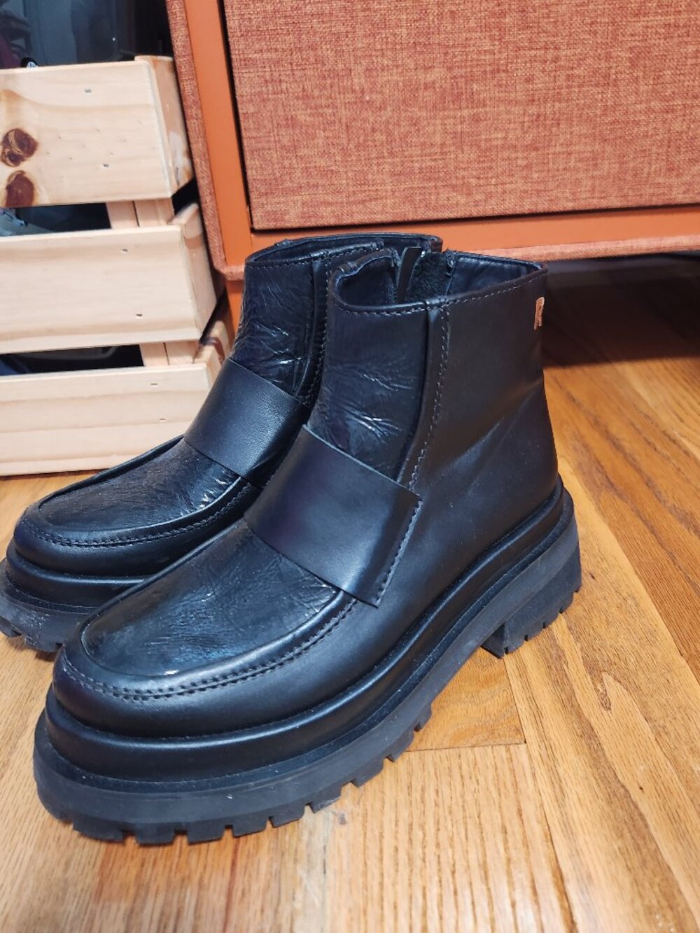 Rotunda | Les Platform Boots Sz 6